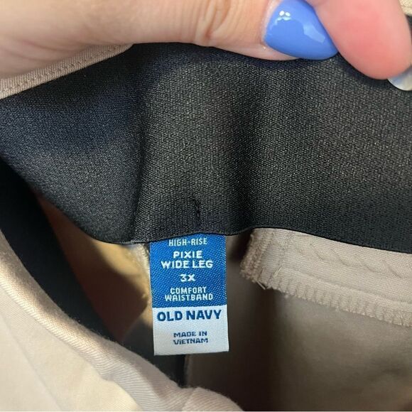 Old Navy High-Waisted Pull-On Pixie Wide-Leg Pants - Picture 10 of 14